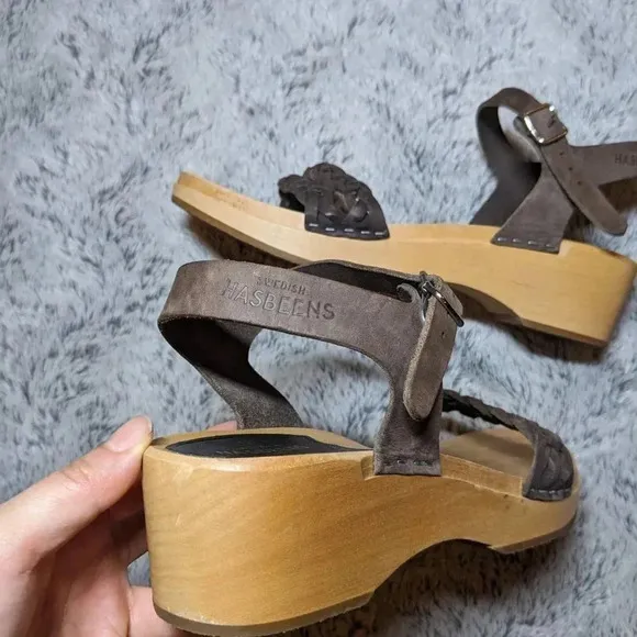 Swedish Hasbeens Brown Sandals Tan Wooden Leather Open Toe Clogs Size 40 US 10