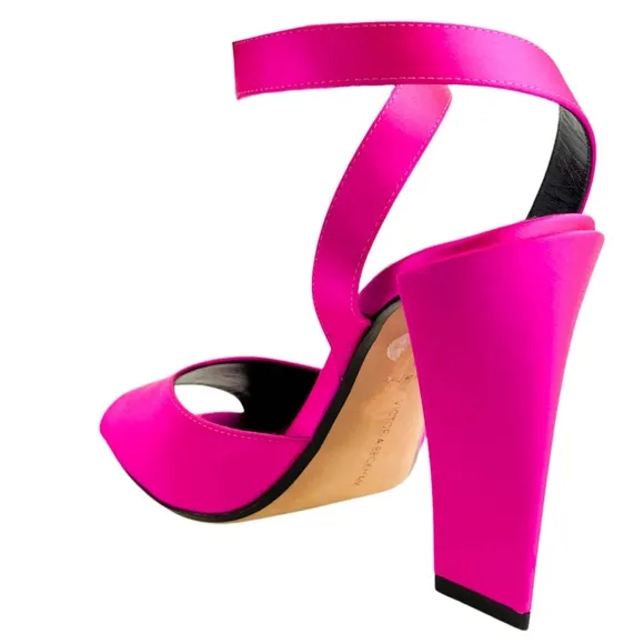 Sz 35 NIB $775 Victoria Beckham heels