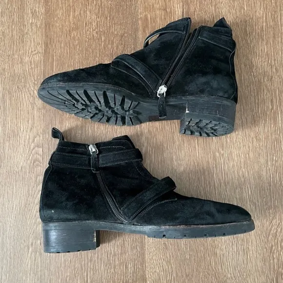 TABITHA SIMMONS Suede Aggy Boots Combat Style Black Size 9