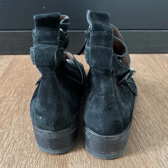 TABITHA SIMMONS Suede Aggy Boots Combat Style Black Size 9