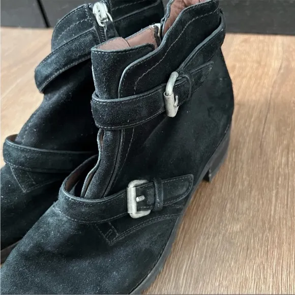 TABITHA SIMMONS Suede Aggy Boots Combat Style Black Size 9