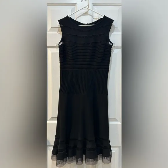 TADASHI SHOJI Pintuck Banded Knit Mesh Flirty Cocktail Dress Size M Fit &amp; Flare