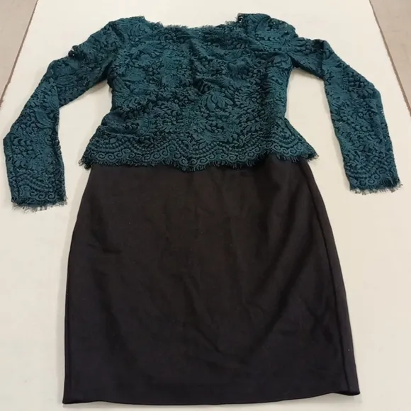 Ted Baker Lace Bodycon Vendela Green Knee length dress size 1/US 4