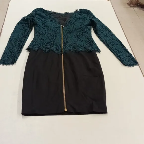 Ted Baker Lace Bodycon Vendela Green Knee length dress size 1/US 4
