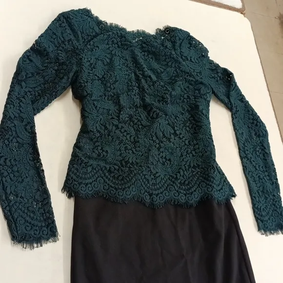 Ted Baker Lace Bodycon Vendela Green Knee length dress size 1/US 4