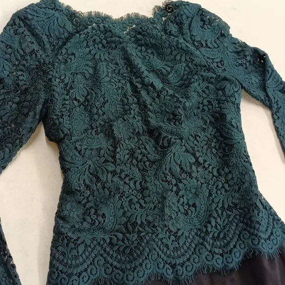 Ted Baker Lace Bodycon Vendela Green Knee length dress size 1/US 4