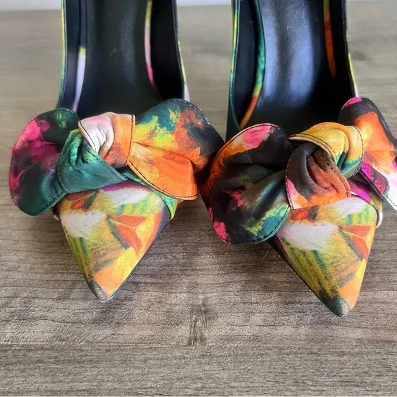 Ted Baker Ryoh Art Print Bow Court Women's Shoe Size 7.5 SKU#241224