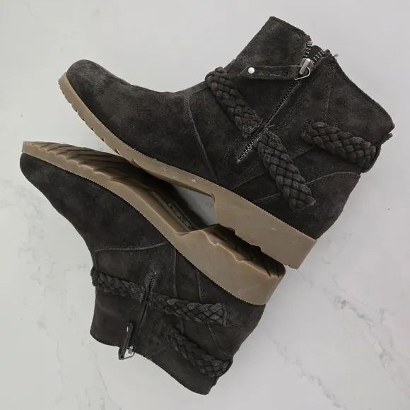 Teva De La Vina Gray Suede Ankle Boots Zip-Up Leather Delavina Size 8.5