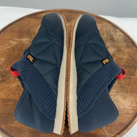 Teva Shoes Wm 8 ReEmber Blue Slip On Indoor Outdoor Camp Booties