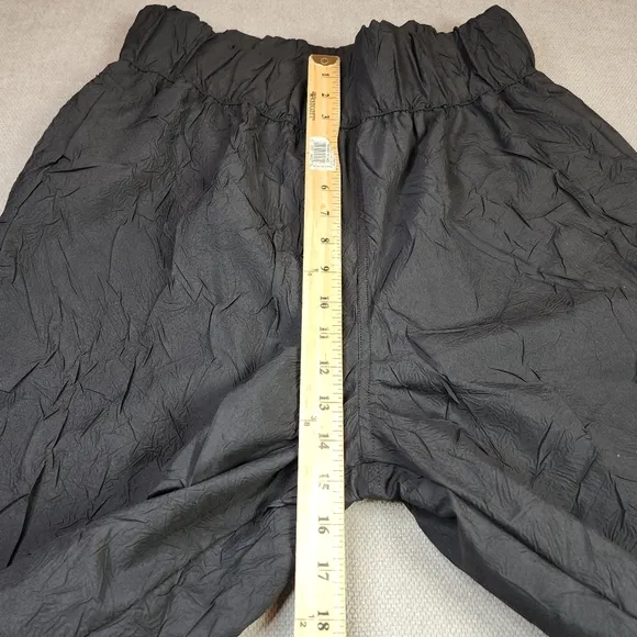 The Line By K Essex Pull On Black 13&quot; Shorts Size Large Sz 8 Lined Pockets NWOTS