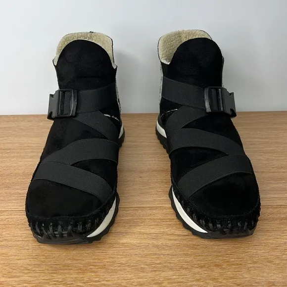 THE SHOE BOX Women's Genuine Suede and Shearling Lined Black Ankle Strap Shoes