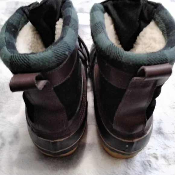 Thinsulate Thermal Insulation Steel Shank Boots.  Size 7