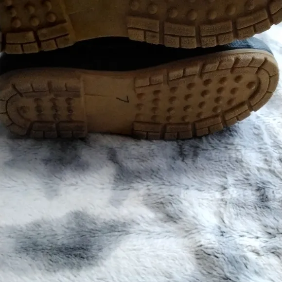 Thinsulate Thermal Insulation Steel Shank Boots.  Size 7