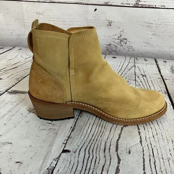 Timberland Boots Womens 10M Coulter Beige 8654A Leather Pull‎ On Made In USA
