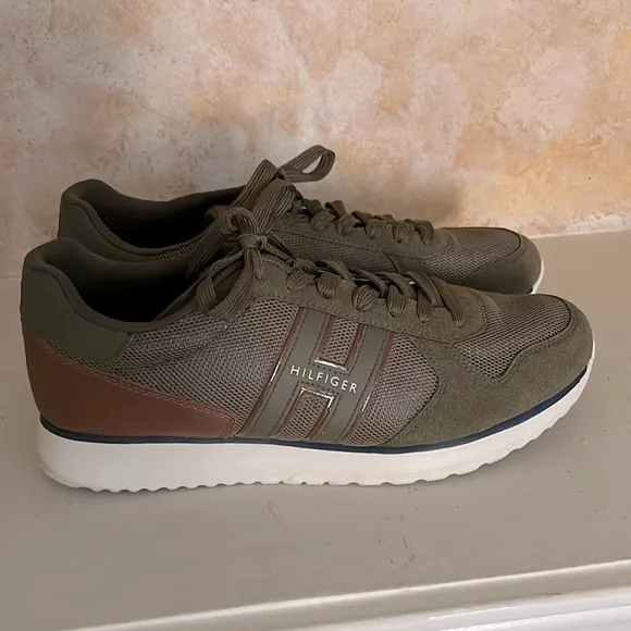 Tmmy Hilfiger TMakron Athletic Shoes Olive Brown 11.5 Lace Up