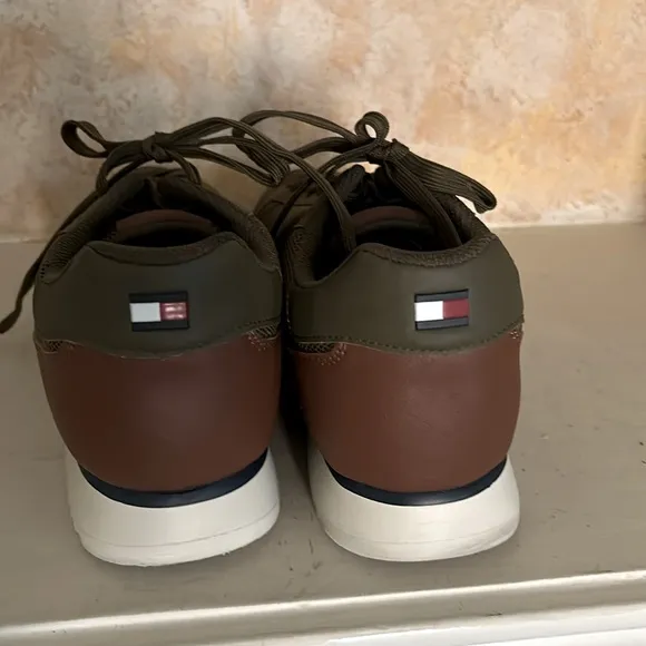 Tmmy Hilfiger TMakron Athletic Shoes Olive Brown 11.5 Lace Up