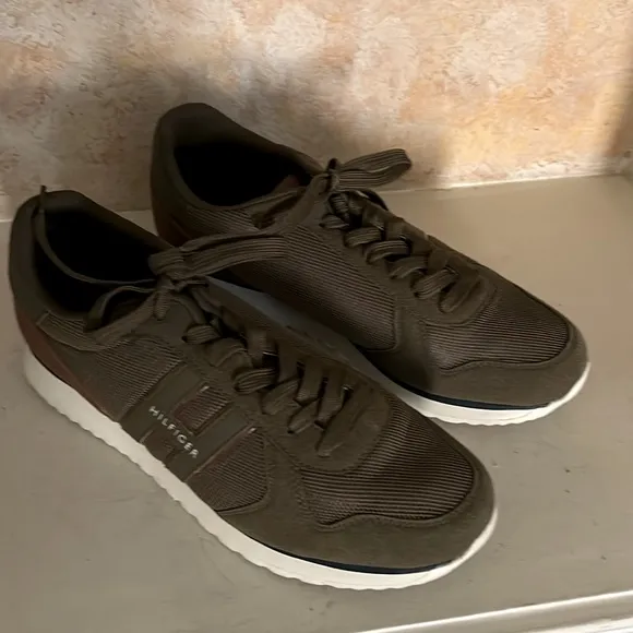 Tmmy Hilfiger TMakron Athletic Shoes Olive Brown 11.5 Lace Up