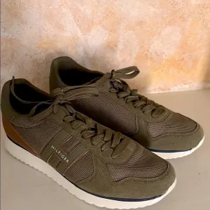 Tmmy Hilfiger TMakron Athletic Shoes Olive Brown 11.5 Lace Up