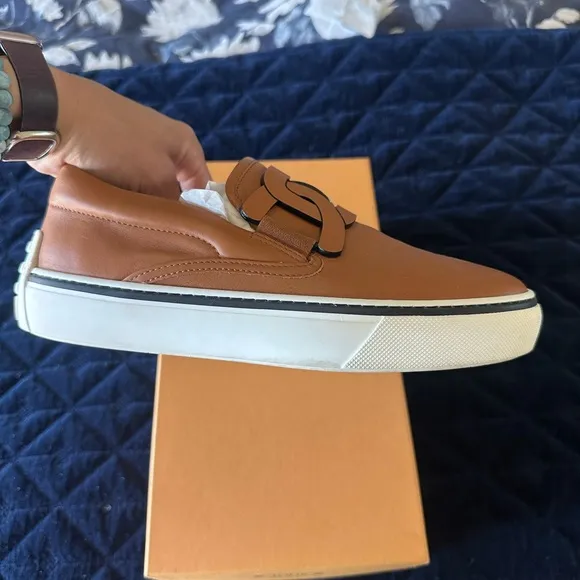 Tod’s Leather Slip on Sneakers T Logo Women’s Size 39 / US 9