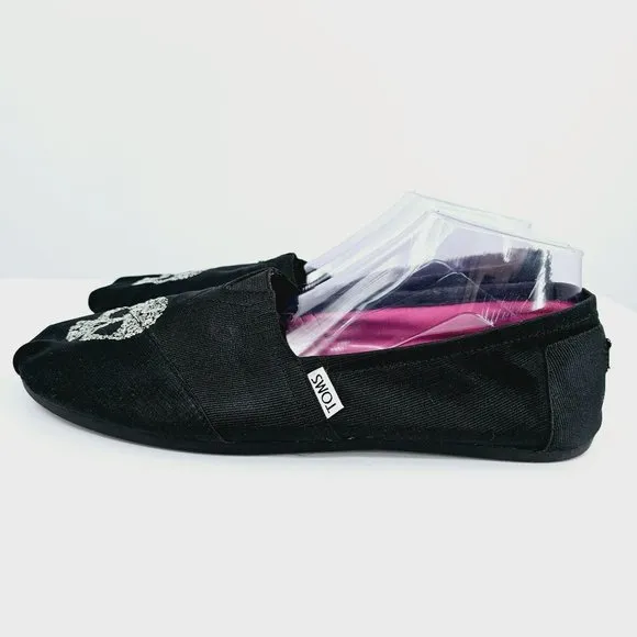 Toms Beaumont Exclusive Flat Shoes 12 Black Fabric Embroidered Silver Skull Rare
