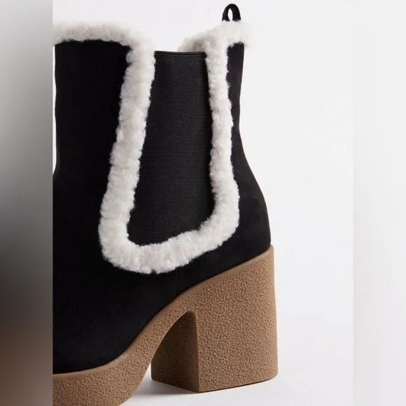 Torrid Shearling Trim Platform Bootie Size 8 Wide Width Shoes Black