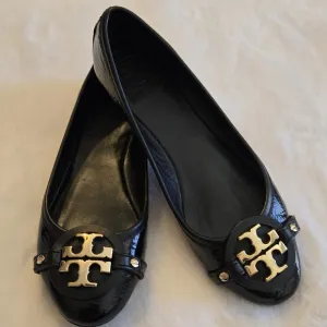 Tory Burch Ballet Flat Textured Patent Black Leather Shoes Gold Logo Size 8.5M