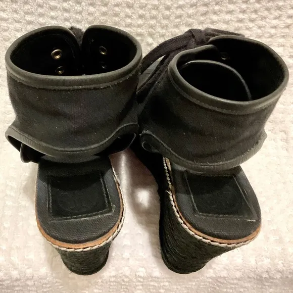TORY BURCH Black and gold Canvas Espadrille Wedge Heel Platform Lace Up Size 7B