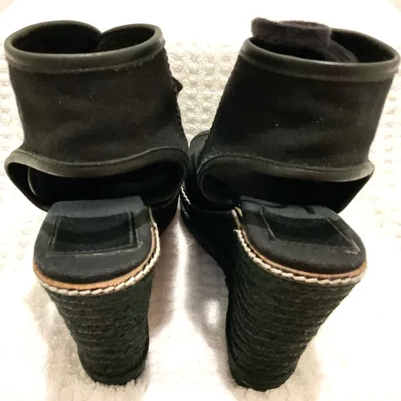 TORY BURCH Black and gold Canvas Espadrille Wedge Heel Platform Lace Up Size 7B