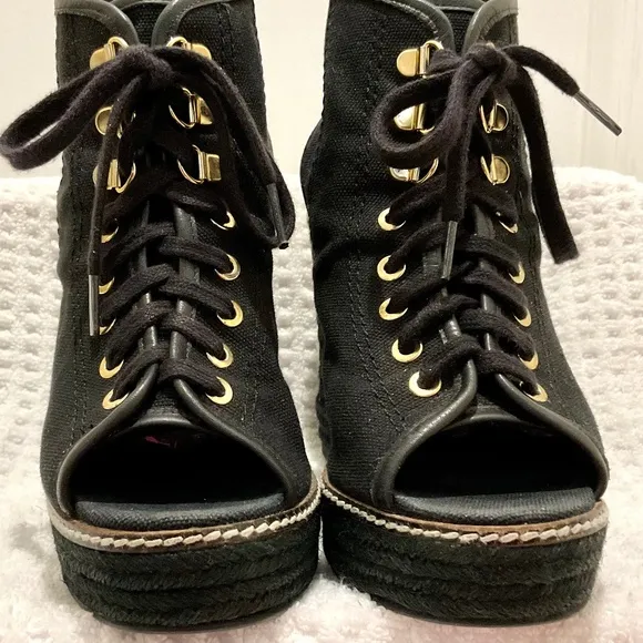 TORY BURCH Black and gold Canvas Espadrille Wedge Heel Platform Lace Up Size 7B