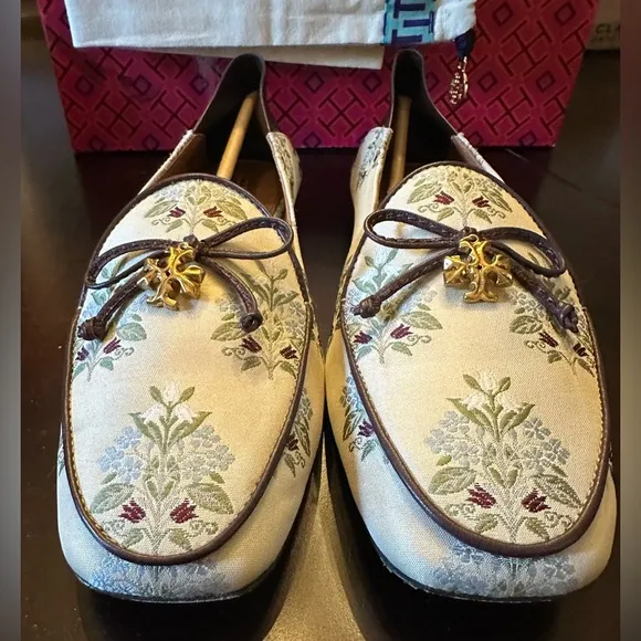 TORY BURCH Charm Loafer In Bouquet Jacquard/ Plum Convertible Size 7.5