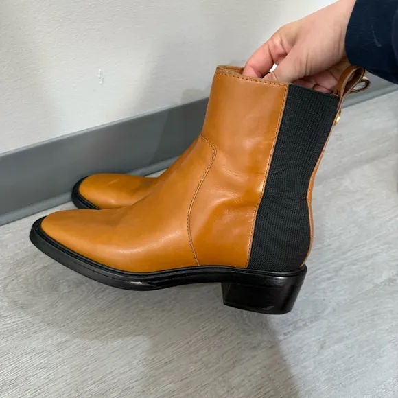 Tory Burch Chelsea Boots Bonnie Brown in Light Brown Leather