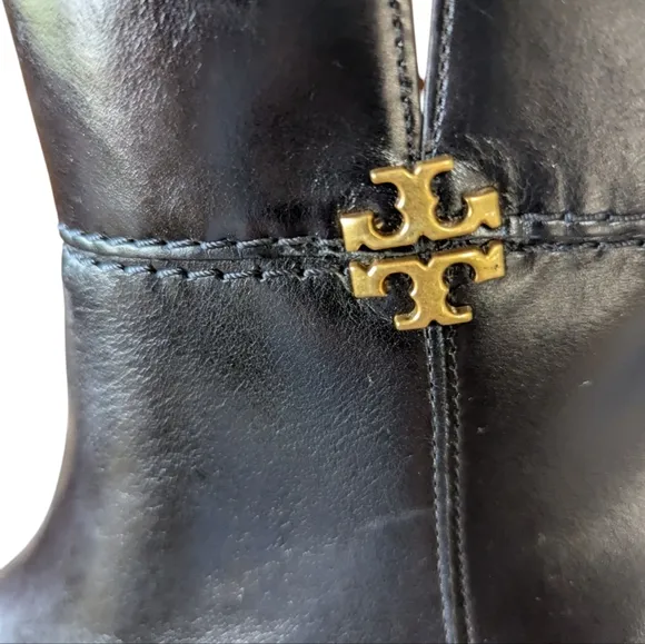 Tory Burch Everly Flat Black Logo Leather Ankle Boots..Size ...8