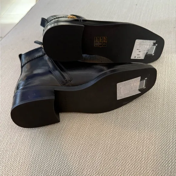 TORY BURCH EVERLY FLAT BOOTS ETRUSCO CALF LEATHER IN PERFECT BLACK SIZE 5