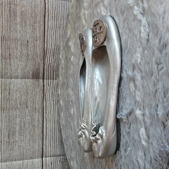 Tory Burch Silver Slip On Shoes, Women's Size 8 or 9, Great Condition