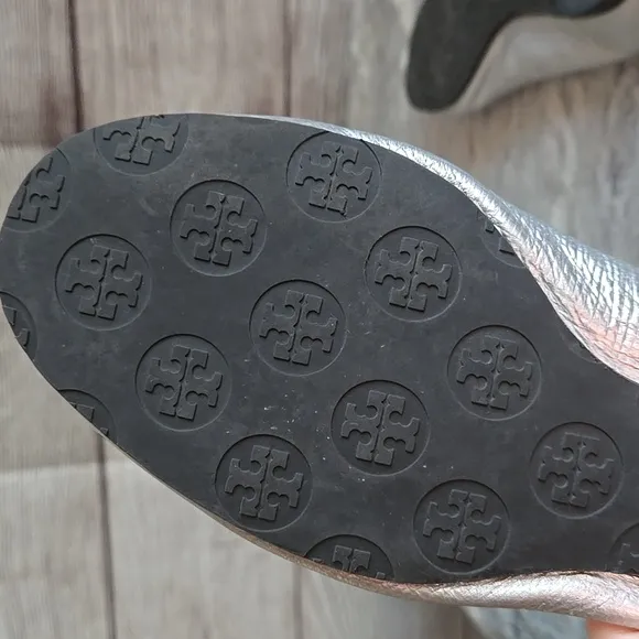 Tory Burch Silver Slip On Shoes, Women's Size 8 or 9, Great Condition