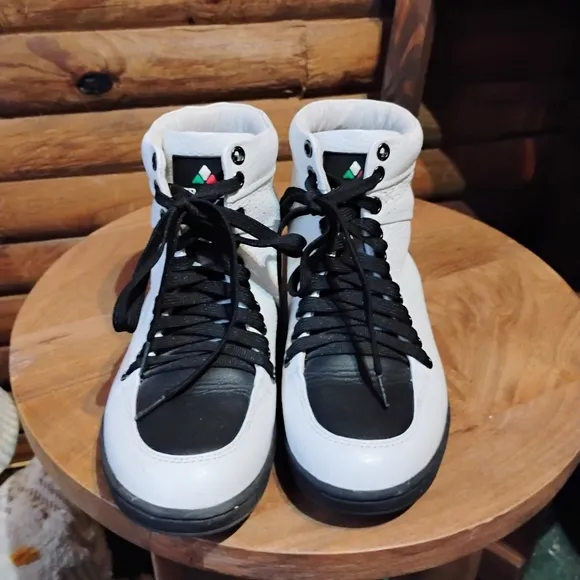 Travel Fox WOMEN'S 900 SERIES - TWO-TONE WHITE &amp; BLACK NAPPA  LEATHER Size 7
