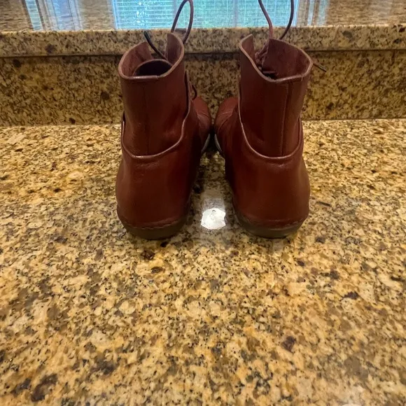 Trippen Brown Leather Vanguard Flat Ankle Boots 39 EU US 8 Made in Germany