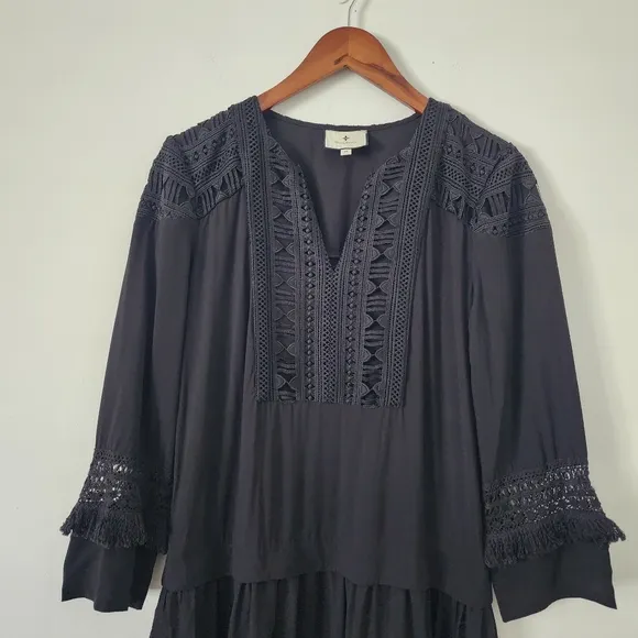 Tuckernuck Long Sleeve Back Eyelet Trim Shift Dress Size Medium