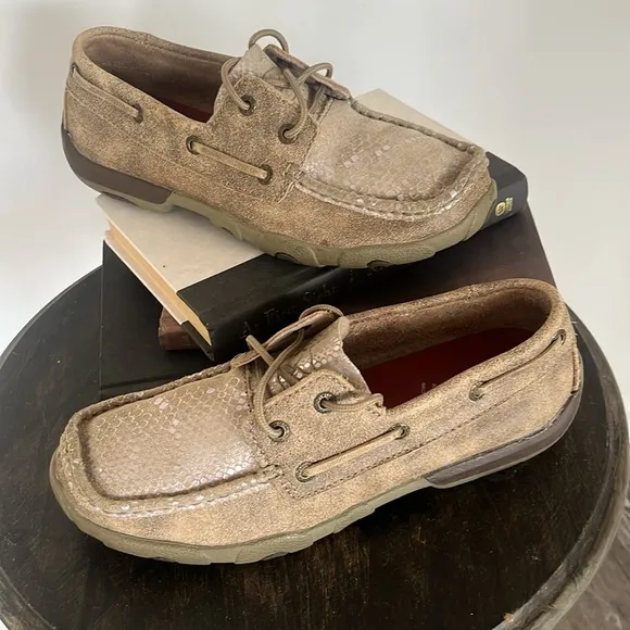 Twisted X women’s snake boat shoes slip on moccasins size 6.5 leather metallic