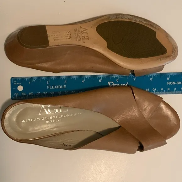 TWO PAIRS Attilio Giusti Leombruni Leather Tan / Black Crisscross Slides, Sz 7.5