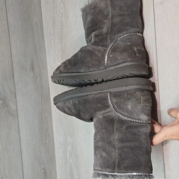 Ugg Australia Cozy Gray Suede Women's Boots Shoes Sz 5