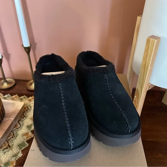 UGG Australia New Heights Cozy Clog Suede Black Fur Slip On Shoes NEW Size 6