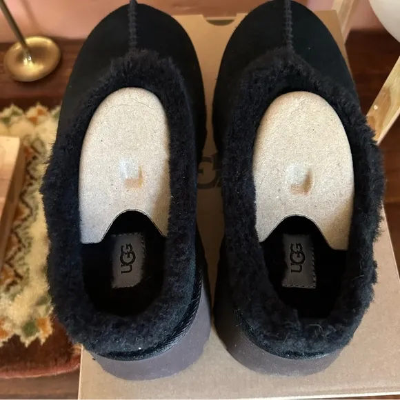 UGG Australia New Heights Cozy Clog Suede Black Fur Slip On Shoes NEW Size 6