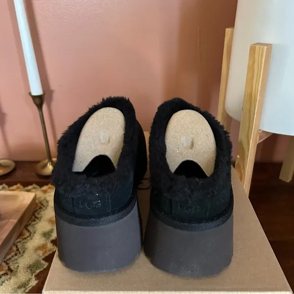 UGG Australia New Heights Cozy Clog Suede Black Fur Slip On Shoes NEW Size 6