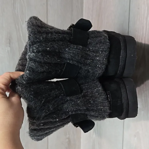 Ugg Australia Women's Black Suede Ankle Boots with Knit Cuff Shoes Sz 7