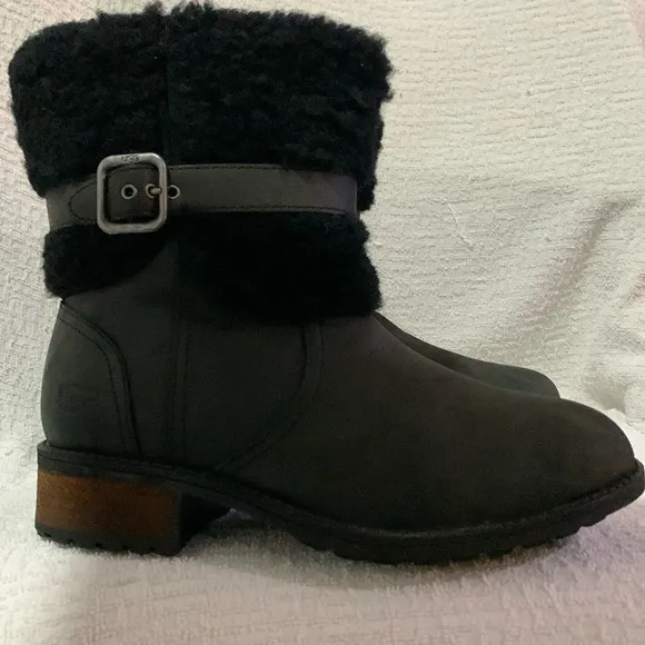 UGG BLAYRE II Buckle Sheepskin Collared BOOT