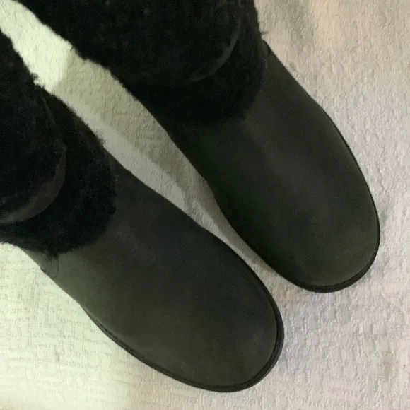 UGG BLAYRE II Buckle Sheepskin Collared BOOT