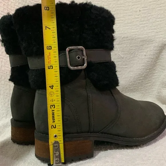 UGG BLAYRE II Buckle Sheepskin Collared BOOT