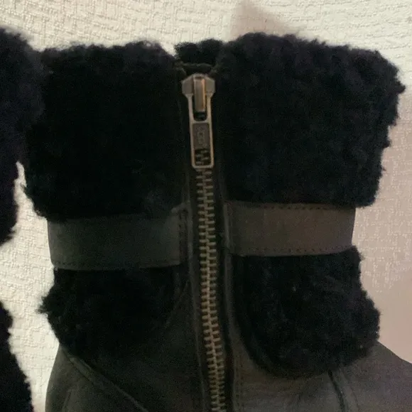 UGG BLAYRE II Buckle Sheepskin Collared BOOT
