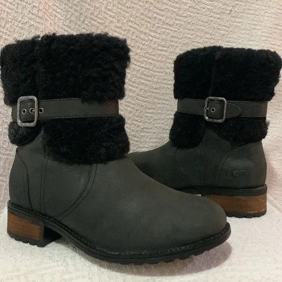 UGG BLAYRE II Buckle Sheepskin Collared BOOT